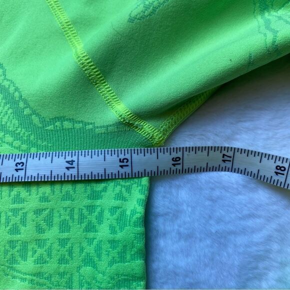 Athleta Neon Green Long Sleeve Fitted Athletic Top Size Medium - Picture 7 of 9
